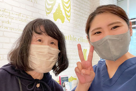 歩行が楽になり、足のつっぱりもなくなりました